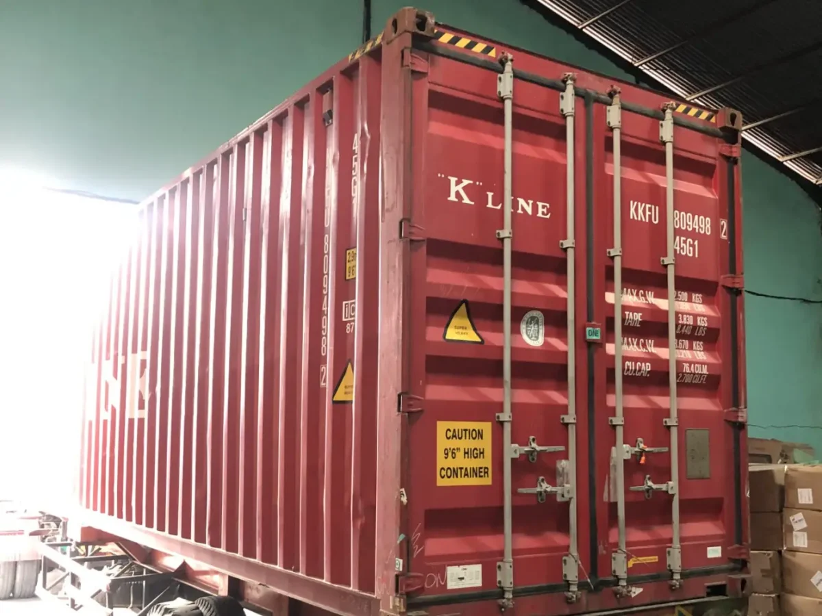 Kode di pintu kontainer punya arti penting